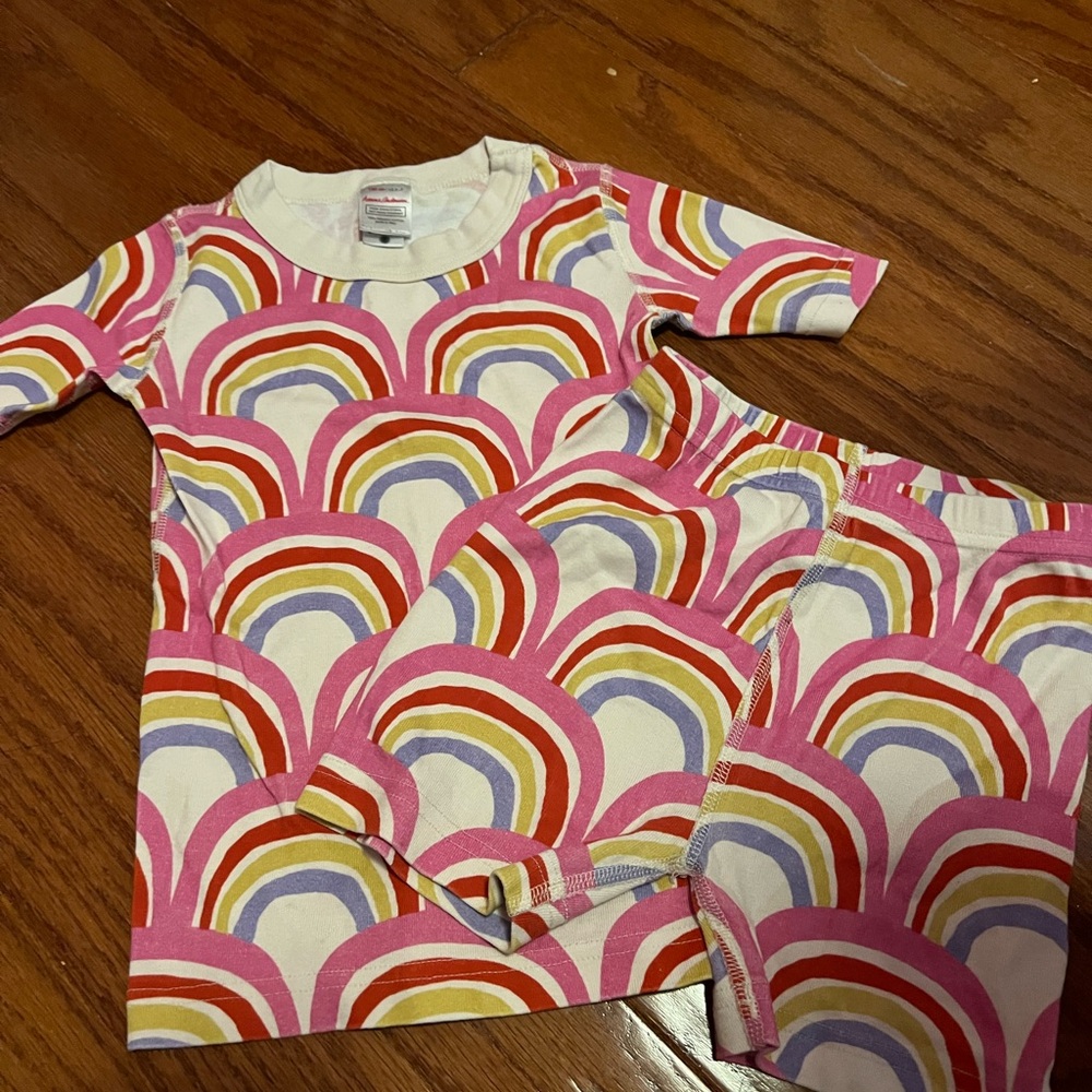 Hanna Andersson rainbow pajamas 6-7